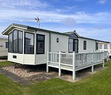 Stunning 2-bed Caravan in Skegness