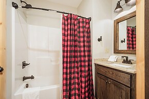 Mountain Crest Lodge by Taylor Made Deep Creek