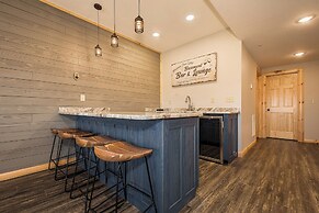 Mountain Crest Lodge by Taylor Made Deep Creek