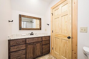 Mountain Crest Lodge by Taylor Made Deep Creek