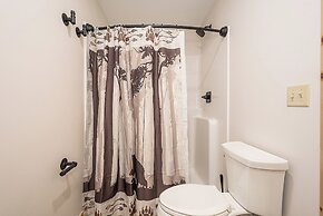 Mountain Crest Lodge by Taylor Made Deep Creek