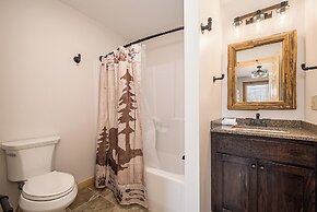 Mountain Crest Lodge by Taylor Made Deep Creek