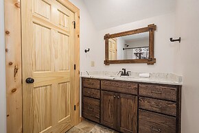 Mountain Crest Lodge by Taylor Made Deep Creek
