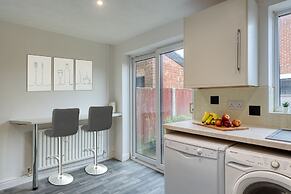 Lovely 3-bed Cosy House in Greater Manchester