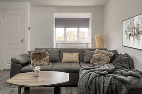 Lovely 3-bed Cosy House in Greater Manchester