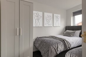 Lovely 3-bed Cosy House in Greater Manchester