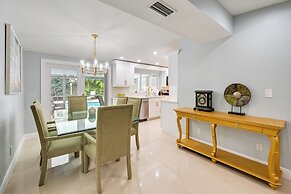 Pelican Nest, Tropical Naples Villa w/ Pool