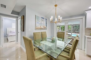 Pelican Nest, Tropical Naples Villa w/ Pool