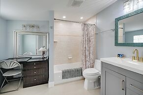 Pelican Nest, Tropical Naples Villa w/ Pool