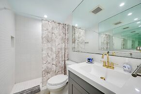 Pelican Nest, Tropical Naples Villa w/ Pool