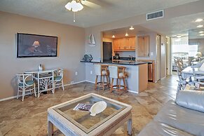 Beachfront St Petersburg Condo w/ Community Pool!