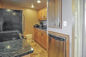 Beachfront St Petersburg Condo w/ Community Pool!