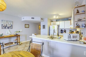 Walkable Beachfront Retreat on Cedar Key!