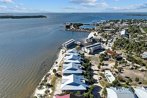 Walkable Beachfront Retreat on Cedar Key!