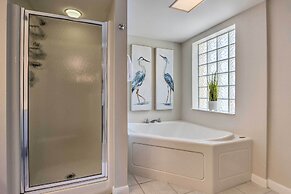 Beachfront Fort Walton Beach Condo w/ Pool Access!