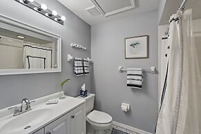 Condo w/ Pool & Gulf Access on Anna Maria Island!