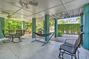 Steps to Ocean & Bay: Bradenton Beach Townhome!