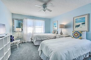 Steps to Ocean & Bay: Bradenton Beach Townhome!