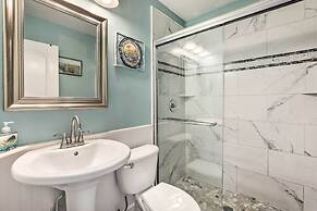 Bradenton Home w/ Beautiful Yard: 4 Mi to Downtown