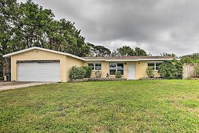 Bradenton Home w/ Beautiful Yard: 4 Mi to Downtown