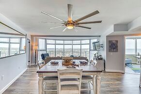Beautiful Daytona Beach Shores Condo w/ Hot Tub!