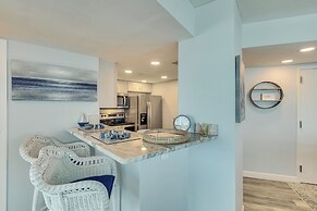 Beautiful Daytona Beach Shores Condo w/ Hot Tub!