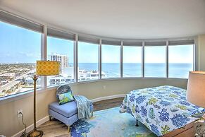 Beautiful Daytona Beach Shores Condo w/ Hot Tub!