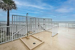 Beautiful Daytona Beach Shores Condo w/ Hot Tub!