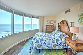 Beautiful Daytona Beach Shores Condo w/ Hot Tub!