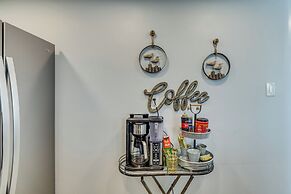 Beautiful Daytona Beach Shores Condo w/ Hot Tub!