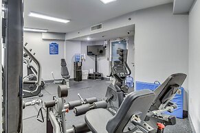 Beautiful Daytona Beach Shores Condo w/ Hot Tub!