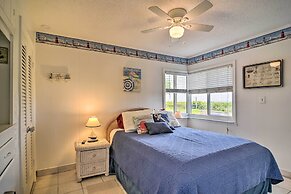 Breezy Belleair Beach Condo - 12 Steps to Shore!