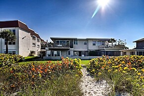 Breezy Belleair Beach Condo - 12 Steps to Shore!