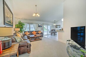 Pool + Game Room, 5 Mi to Disney: Kissimmee Home!