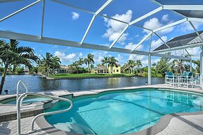 Canalfront Pool & Hot Tub: Home in Cape Coral