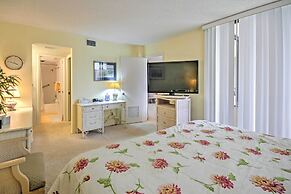 Beachfront Sarasota Resort Condo: Siesta Key View!