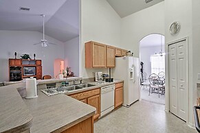 Bright Spring Hill Home: 5 Mi to Weeki Wachee Park