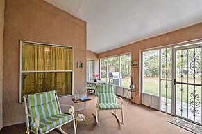 Bright Spring Hill Home: 5 Mi to Weeki Wachee Park
