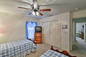Bright Spring Hill Home: 5 Mi to Weeki Wachee Park