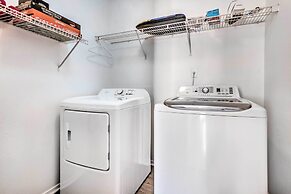 Bright Pensacola Home w/ Yard ~ 6 Mi to Beach