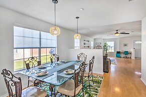 Bright Pensacola Home w/ Yard ~ 6 Mi to Beach