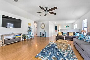 Bright Pensacola Home w/ Yard ~ 6 Mi to Beach