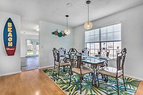 Bright Pensacola Home w/ Yard ~ 6 Mi to Beach