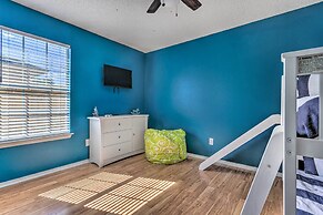 Bright Pensacola Home w/ Yard ~ 6 Mi to Beach