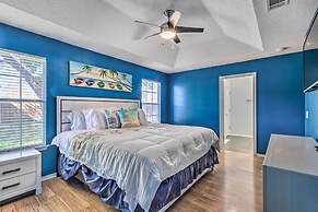 Bright Pensacola Home w/ Yard ~ 6 Mi to Beach