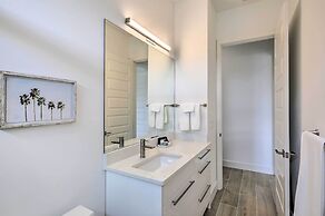 Private Pool: Canalfront Home in Cape Coral