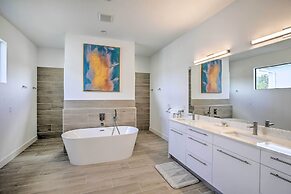 Private Pool: Canalfront Home in Cape Coral