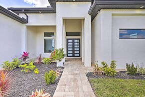 Private Pool: Canalfront Home in Cape Coral