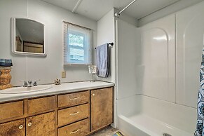 Cabin w/ Fire Pit, Walk to Steinhatchee River!