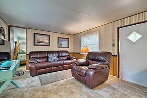 Cabin w/ Fire Pit, Walk to Steinhatchee River!